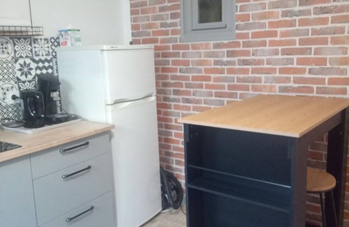 Chateaudun Cottage | Elegant and Cozy Cottage in the Heart of Châteaudun – Walk to Attractions!