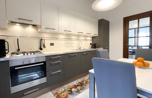 Chinatown Apartment | Elegant and modern three-room apartment