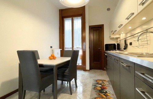 Chinatown Apartment | Elegant and modern three-room apartment