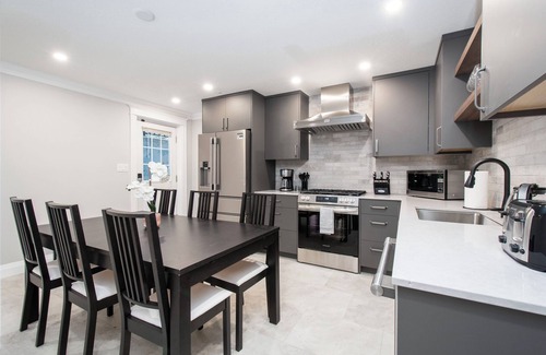 District of North Vancouver House | Elegant and Roomy Forest Getaway