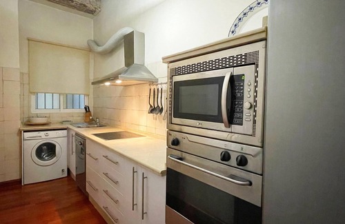 Jerez de la Frontera Old Town Apartment | Elegant apartment with balconies, AC and parking in central Jerez