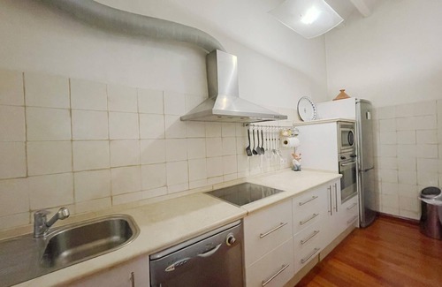 Jerez de la Frontera Old Town Apartment | Elegant apartment with balconies, AC and parking in central Jerez