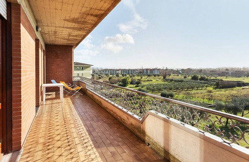 Tuoro sul Trasimeno Apartment | Elegant apartment with swimming pool and gym on Lake Trasimeno
