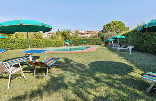 Tuoro sul Trasimeno Apartment | Elegant apartment with swimming pool and gym on Lake Trasimeno