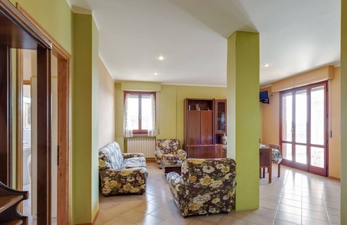 Tuoro sul Trasimeno Apartment | Elegant apartment with swimming pool and gym on Lake Trasimeno
