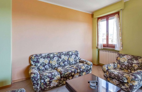 Tuoro sul Trasimeno Apartment | Elegant apartment with swimming pool and gym on Lake Trasimeno