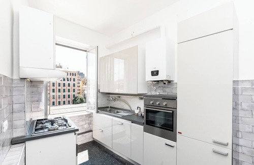 Genoa Historical Centre Apartment | Elegant Apartment 5 Minutes from Downtown + City View