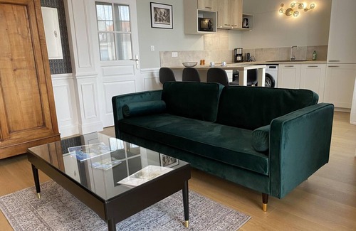 Vieux Vichy Apartment | Elegant Apartment in Heart of Vichy with Modern Amenities and Balcony