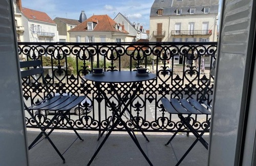 Vieux Vichy Apartment | Elegant Apartment in Heart of Vichy with Modern Amenities and Balcony