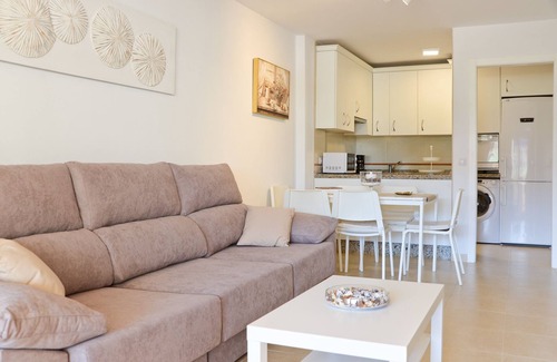 El Morche Apartment | Elegant Apartment on the Beach with Terrace, Sea View
