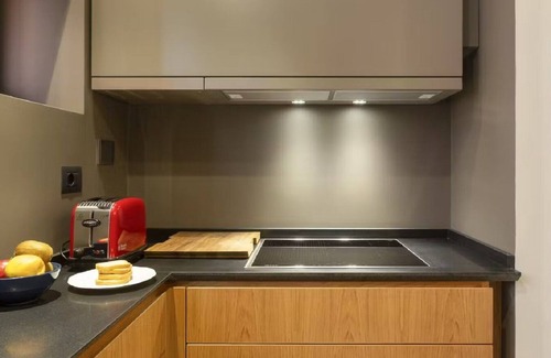 Monti Apartment | Elegant apartment with Colosseum views in Rione Monti