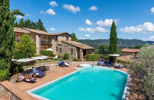 Canalicchio House | Elegant apartments in Resort with swimming pool set in nature