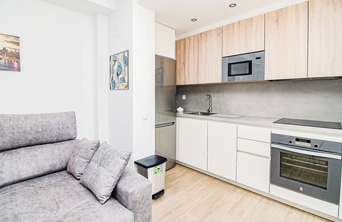 Rota Apartment | Elegant Apt. for 6 with Pool, Wifi and AC in Rota