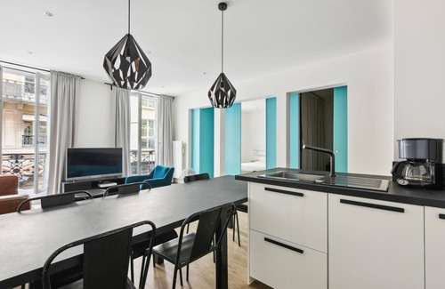 Quartier de la Place-Vendome Apartment | Elegant apt in Concorde district of Paris