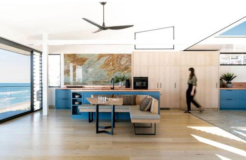 Sunshine Beach House | Elegant Beach House & Whale Watching Gem