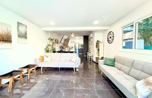 Pervolia Villa | Elegant Beach Villa Moonstone II