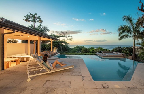 Playa Langosta Villa | Elegant Beachfront Villa w/private pool, gym, breakfast & Housekeeping