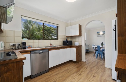 Woorim Apartment | Elegant Beachside Gem