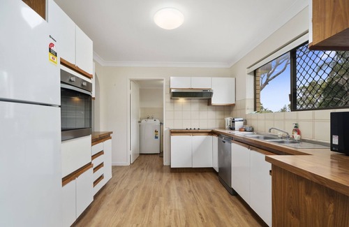 Woorim Apartment | Elegant Beachside Gem