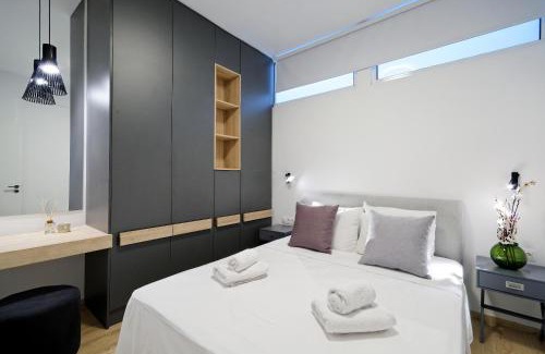 Pangrati Apartment | Elegant Big Apartment in Athens Center With Balcony