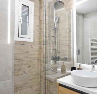 Pangrati Apartment | Elegant Big Apartment in Athens Center With Balcony