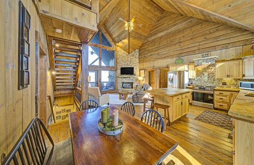 Blue Ridge Cabin | Elegant Blue Ridge Cabin- VIEWS, Hot Tub, Fire Pit, Pool Table