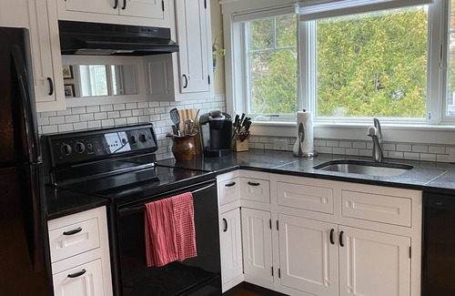 West Boothbay Harbor Apartment | Elegant Boothbay Harbor, Maine Studio