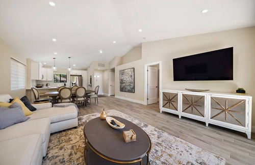 Hunt Club Cottage | Elegant Cottage With Stunning Golf View at PGA National