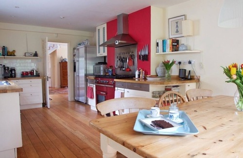 Cranbrook House | Elegant country family home near Sissinghurst, Scotney and Bodiam Castle
