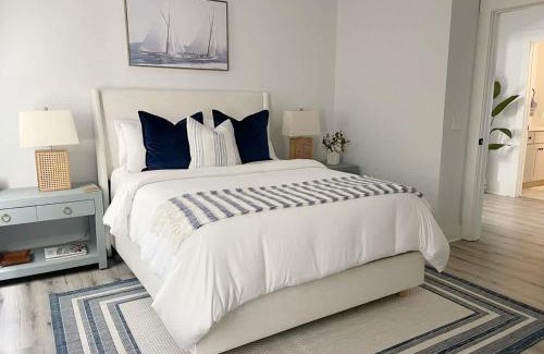Historic Downtown Savannah House | Elegant Duplex Steps to Forsyth!
