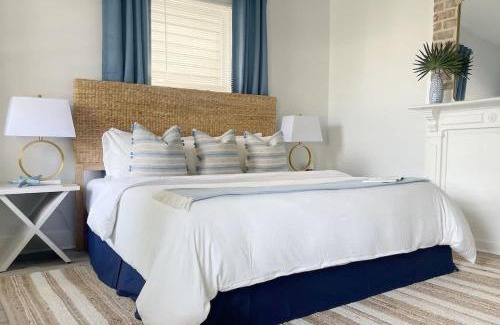 Historic Downtown Savannah House | Elegant Duplex Steps to Forsyth!