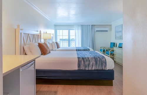 Captiva Hotel | Elegant Escape | Bay View Unit w/Balcony | Fam-Friendly | Free Parking | Pool