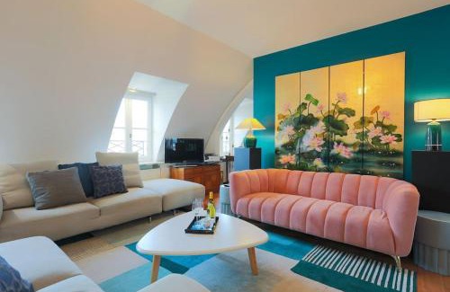 Quartier de la Place-Vendome Apartment | Elegant, Fashion center, with view