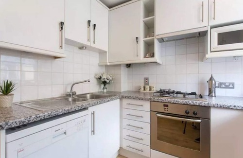 Warwick Apartment | Elegant flat in Pimlico, close to Warwick Square