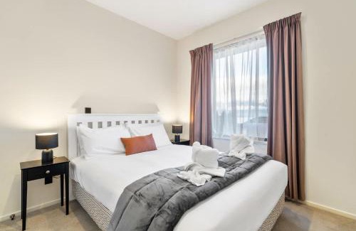 Fernhill Apartment | Elegant Foundations Cozy 2BR Retreat