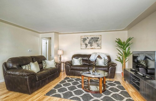 Edgewater Apartment | Elegant home, Convenient Access To Denver