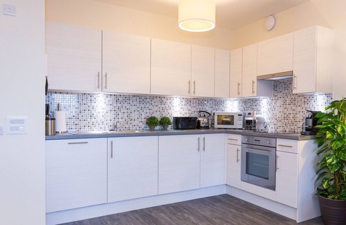 Cove Apartment | Elegant Home in Aberdeen