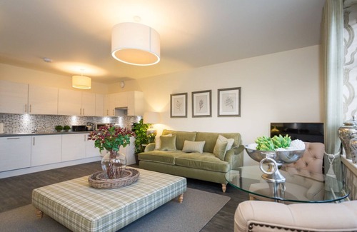 Cove Apartment | Elegant Home in Aberdeen