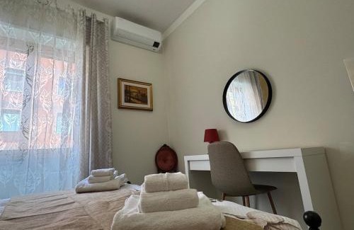 Appio Latino Apartment | Elegant Home in Rome Appio, Wi-Fi, Subway