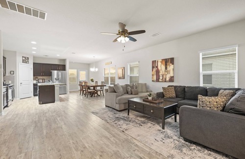 Round Rock Apartment | Elegant Home with Cozy Vibes