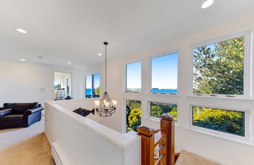 Barview House | Elegant home with WiFi deck, balcony & ocean/bay views - near beaches & parks