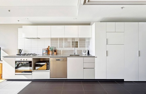 Fortitude Valley Apartment | Elegant Inner-City 1-Bed with Rooftop Dining