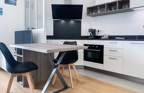 Annecy Apartment | Elegant luxe vue lac et garage