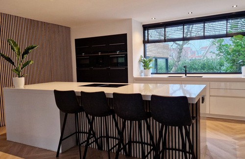 Leidschenveen-Ypenburg House | Elegant Luxury Villa with Spacious Garden - Perfect for Families and Friends