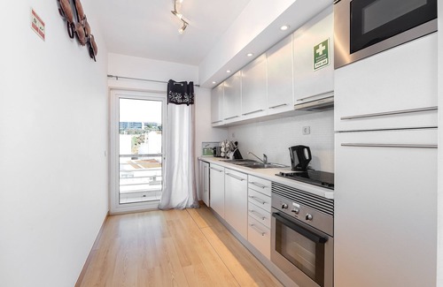 Telheiro Apartment | 🌊 Elegant Marina Apartment | Pool, Beach & Town Access 🚤