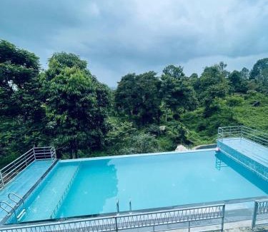 Kalpetta House | Elegant Mountain Resort