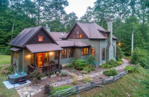 Almond House | Elegant Mountain Retreat