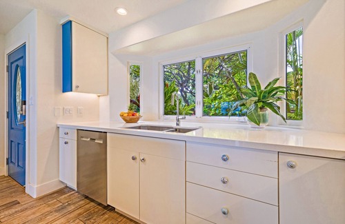 Downtown Lahaina House | Elegant Oceanfront – Beautiful Remodel - Puamana 254-1.