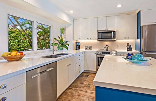 Downtown Lahaina House | Elegant Oceanfront – Beautiful Remodel - Puamana 254-1.