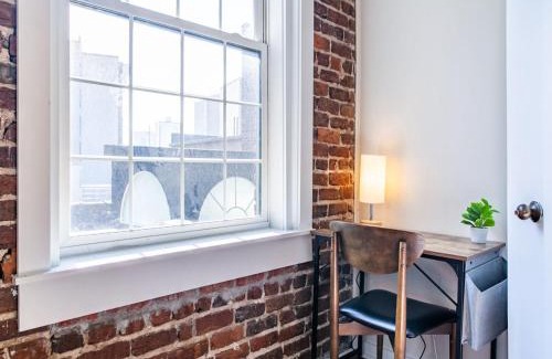 Old City Apartment | Elegant Old City Loft - Downtown